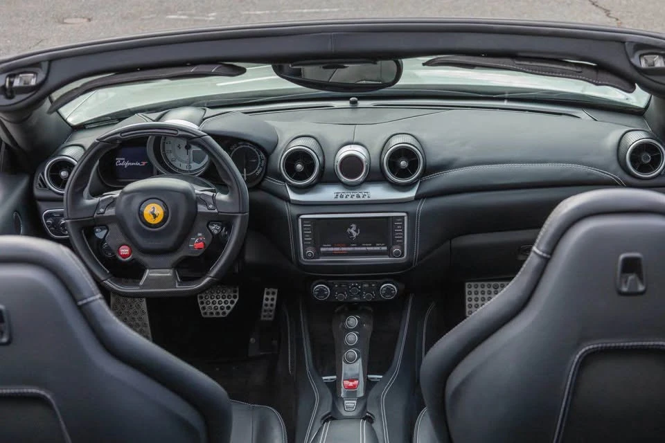 2016 Ferrari California T - Image 12 of 18