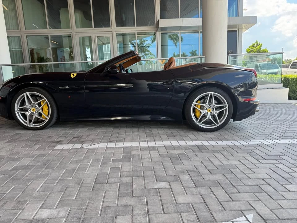 2016 Ferrari California T - Image 2 of 20