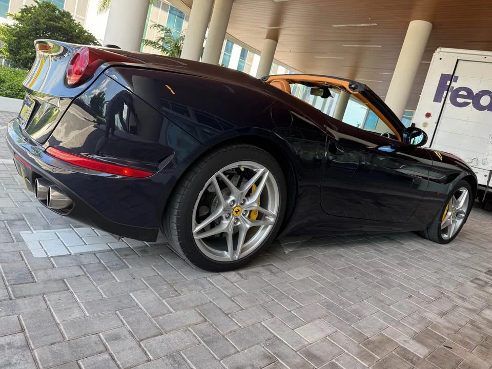 2016 Ferrari California T - Image 10 of 20
