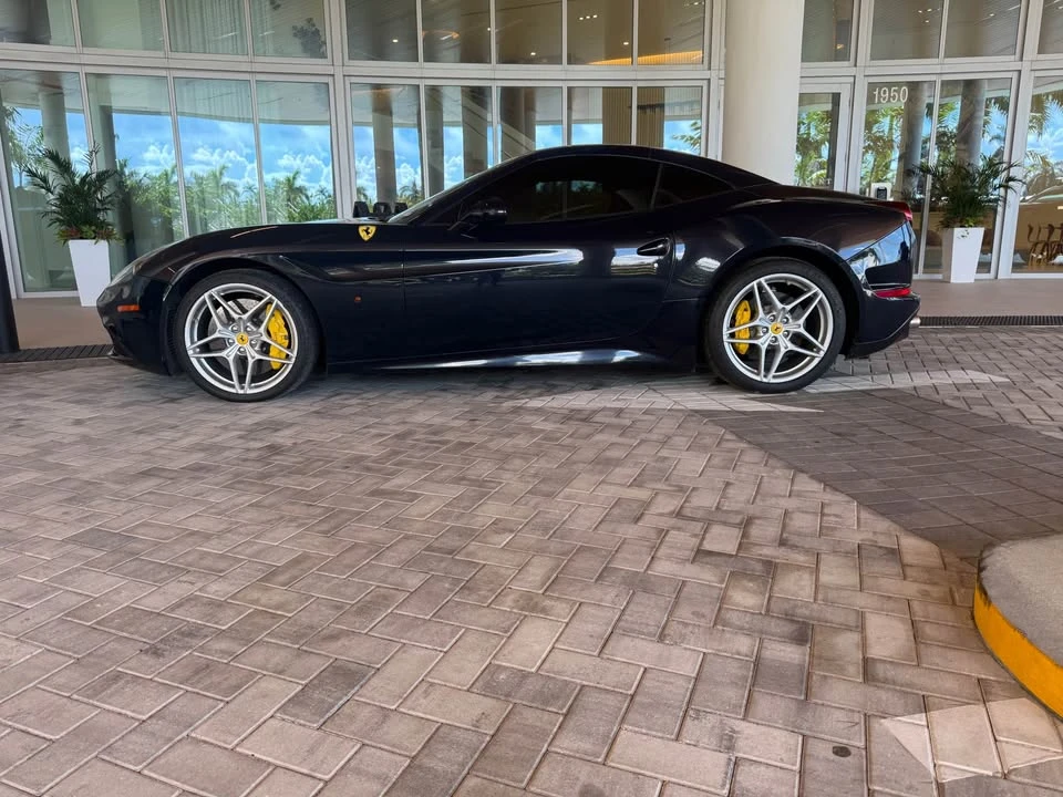 2016 Ferrari California T - Image 17 of 20