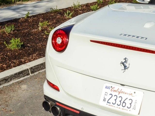 2016 Ferrari California T - Image 14 of 21