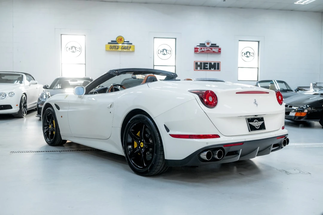2016 Ferrari California T - Image 10 of 12