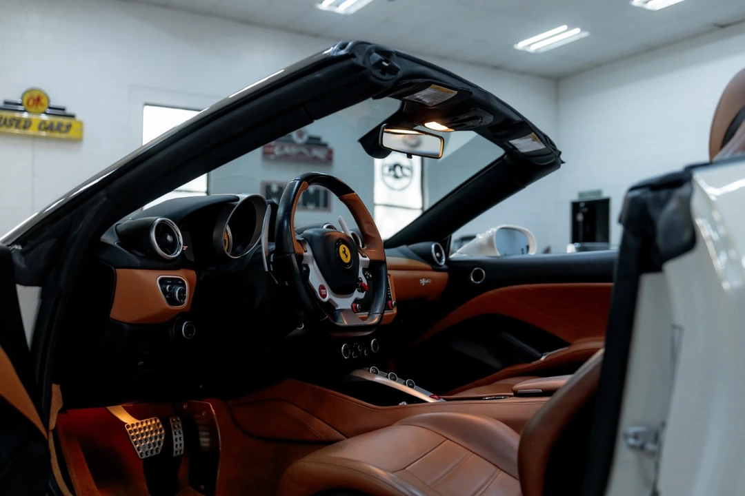 2016 Ferrari California T - Image 2 of 12
