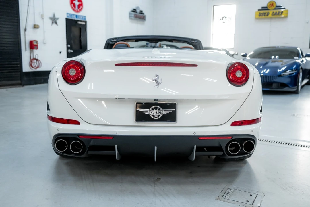 2016 Ferrari California T - Image 9 of 12