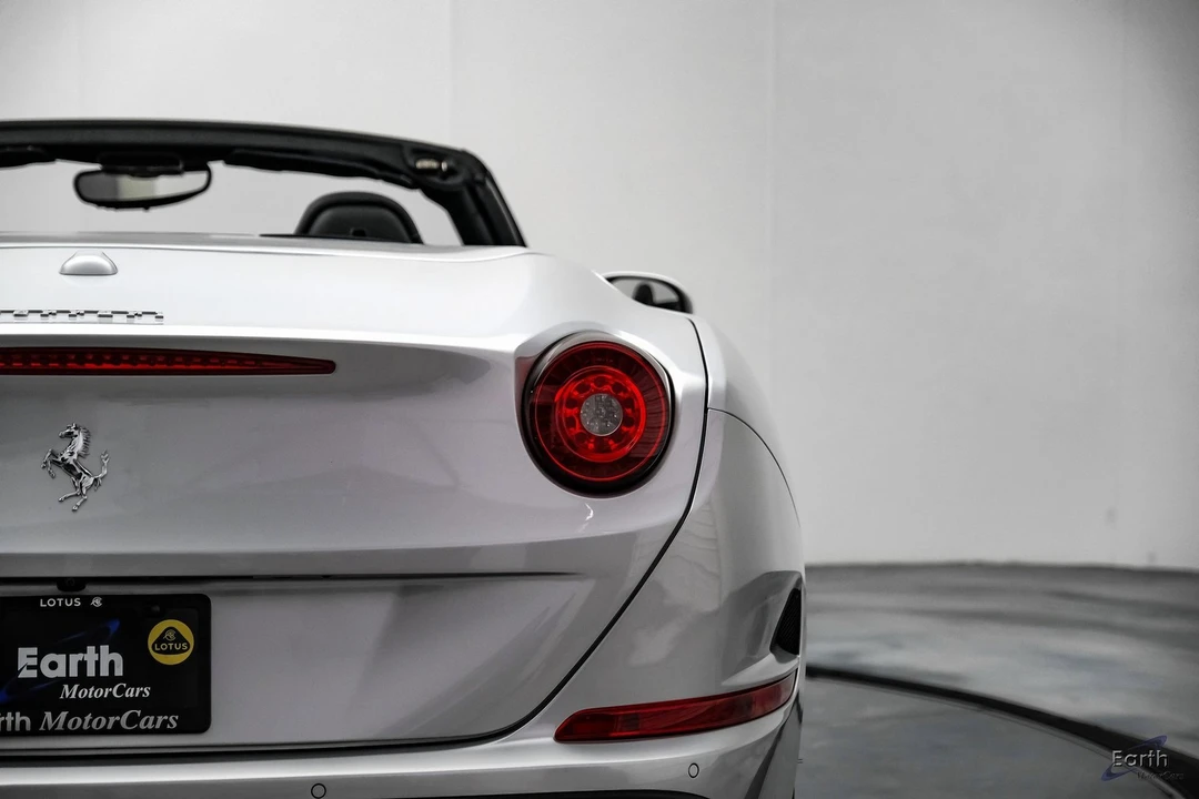 2016 Ferrari California T - Image 18 of 21