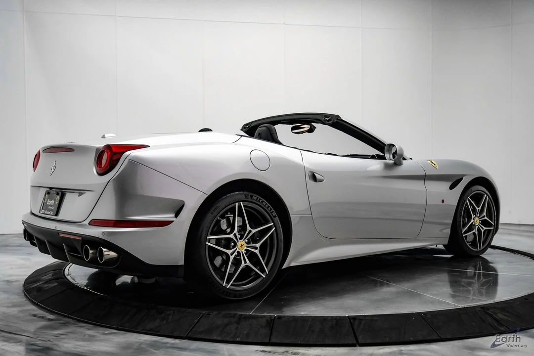 2016 Ferrari California T - Image 19 of 21
