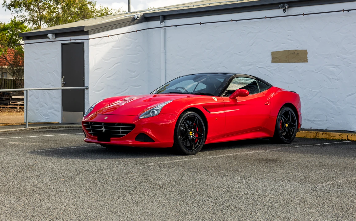 2016 Ferrari California T - Image 9 of 31