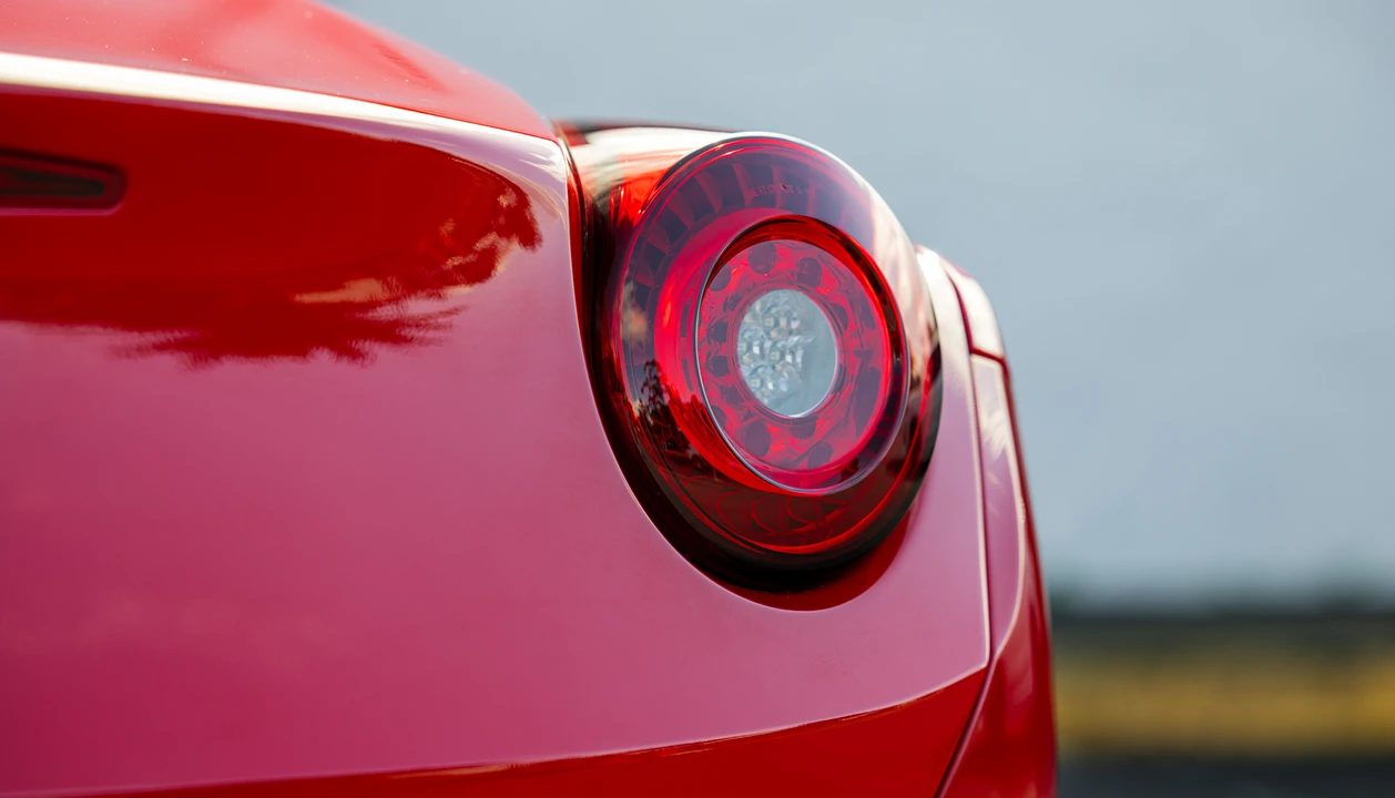 2016 Ferrari California T - Image 21 of 31