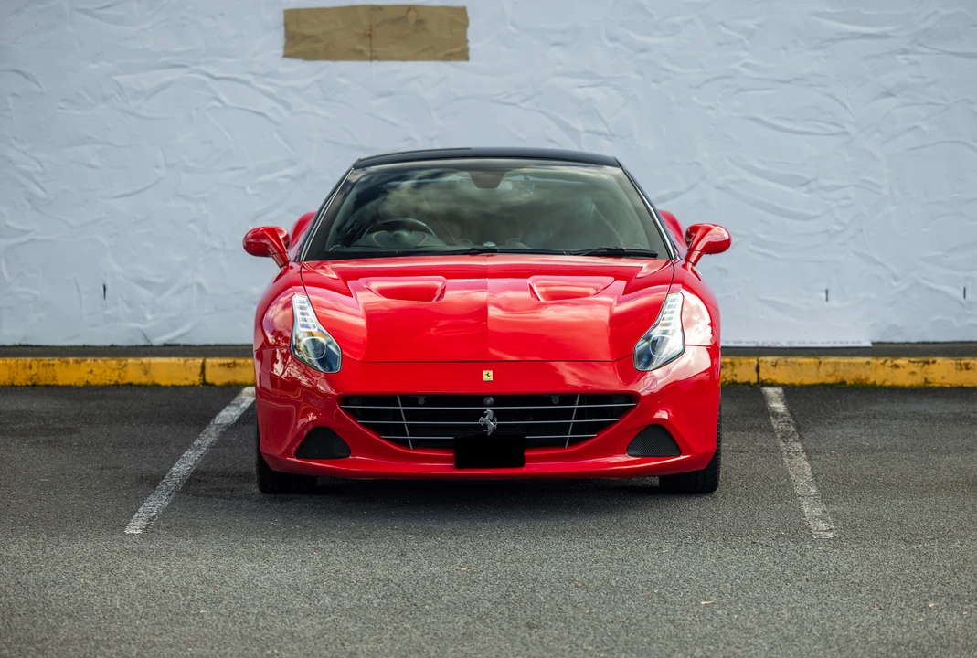 2016 Ferrari California T - Image 10 of 31