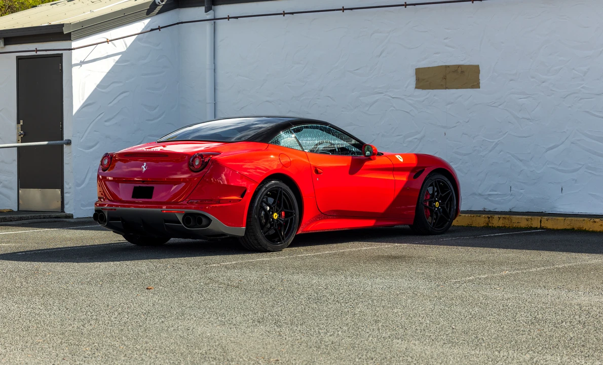 2016 Ferrari California T - Image 5 of 31
