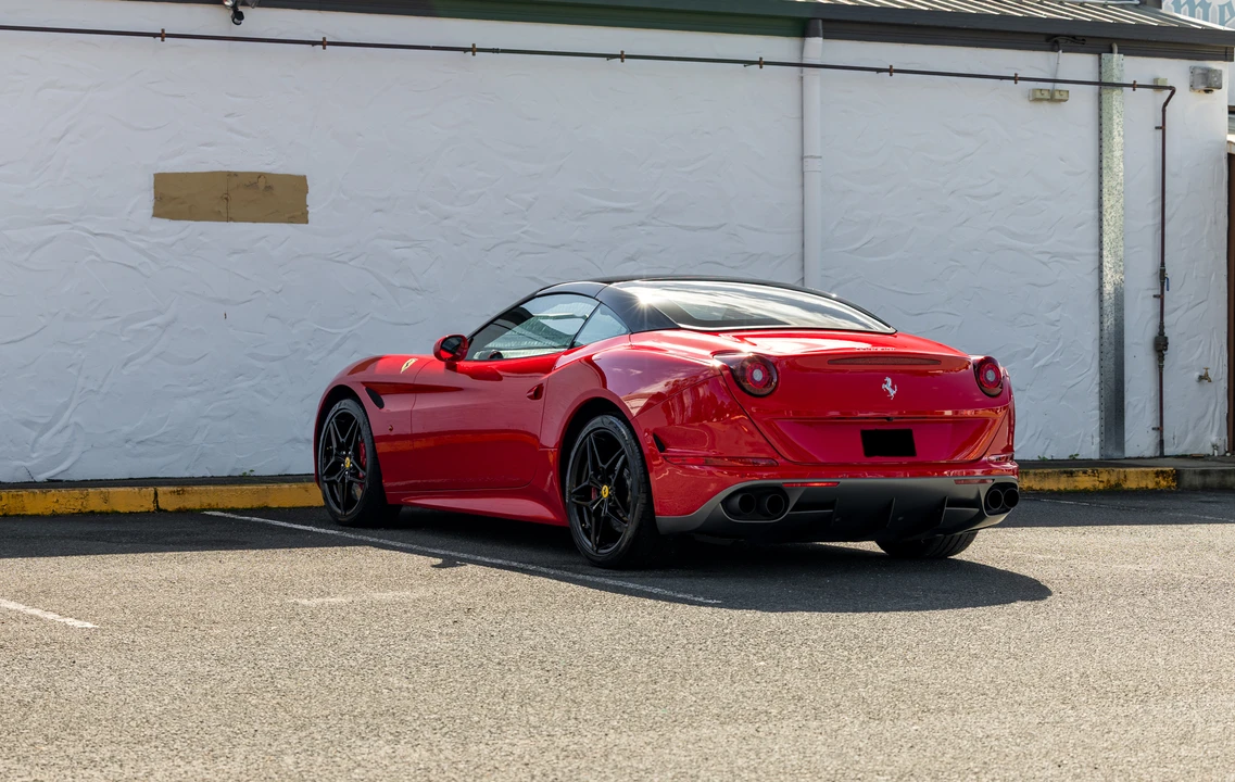 2016 Ferrari California T - Image 7 of 31