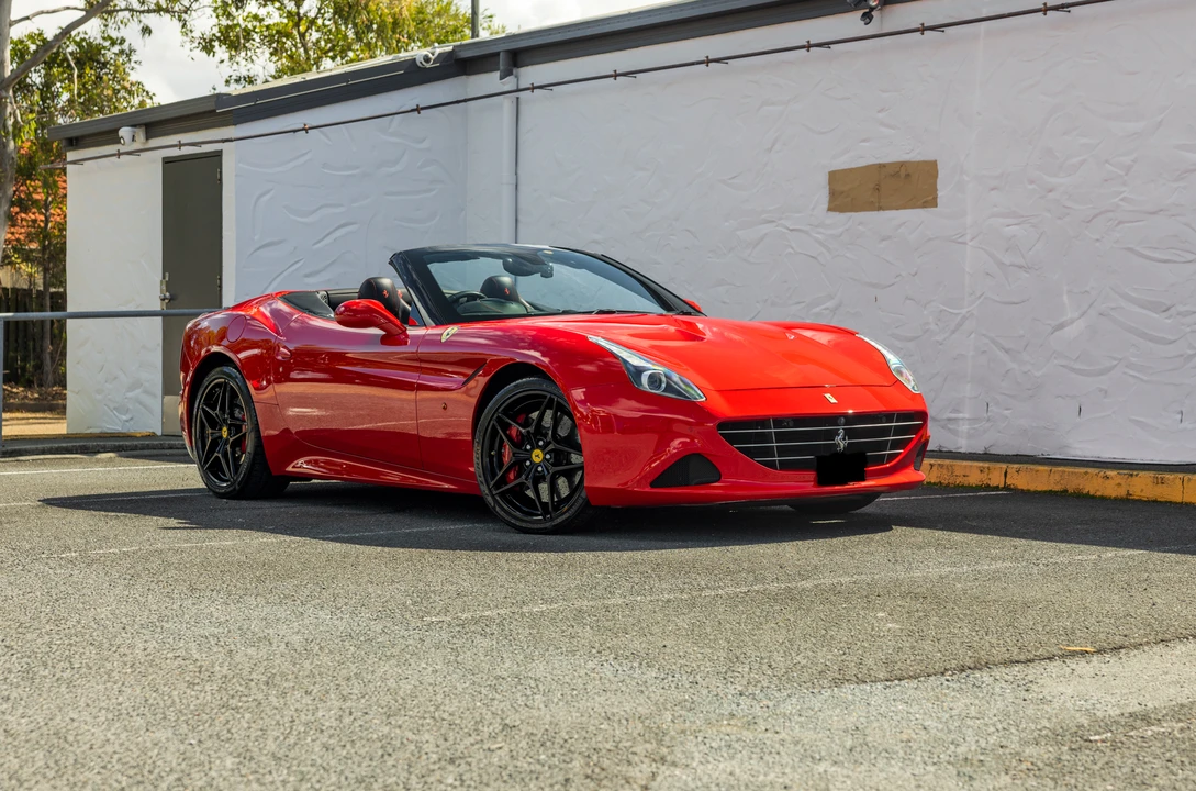 2016 Ferrari California T - Image 3 of 31