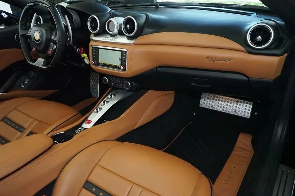 2016 Ferrari California T - Image 10 of 20