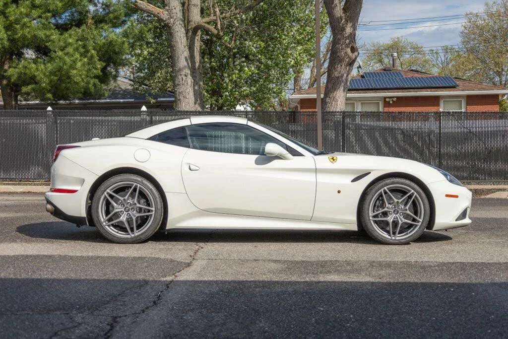 2016 Ferrari California T - Image 29 of 31