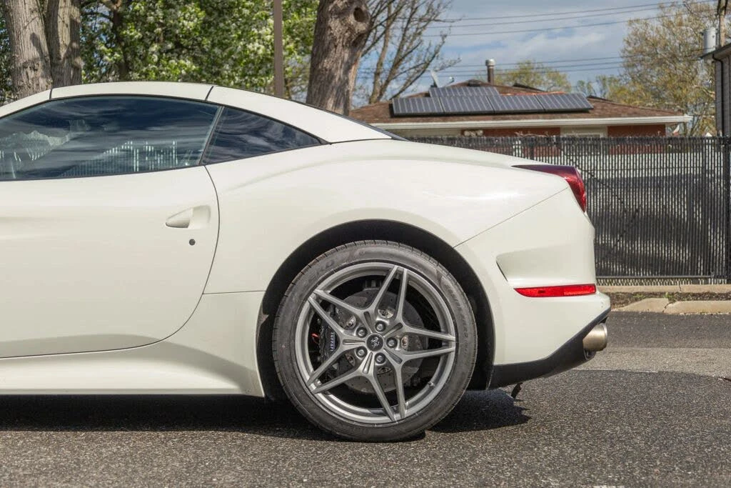 2016 Ferrari California T - Image 28 of 31