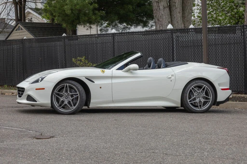 2016 Ferrari California T - Image 12 of 31