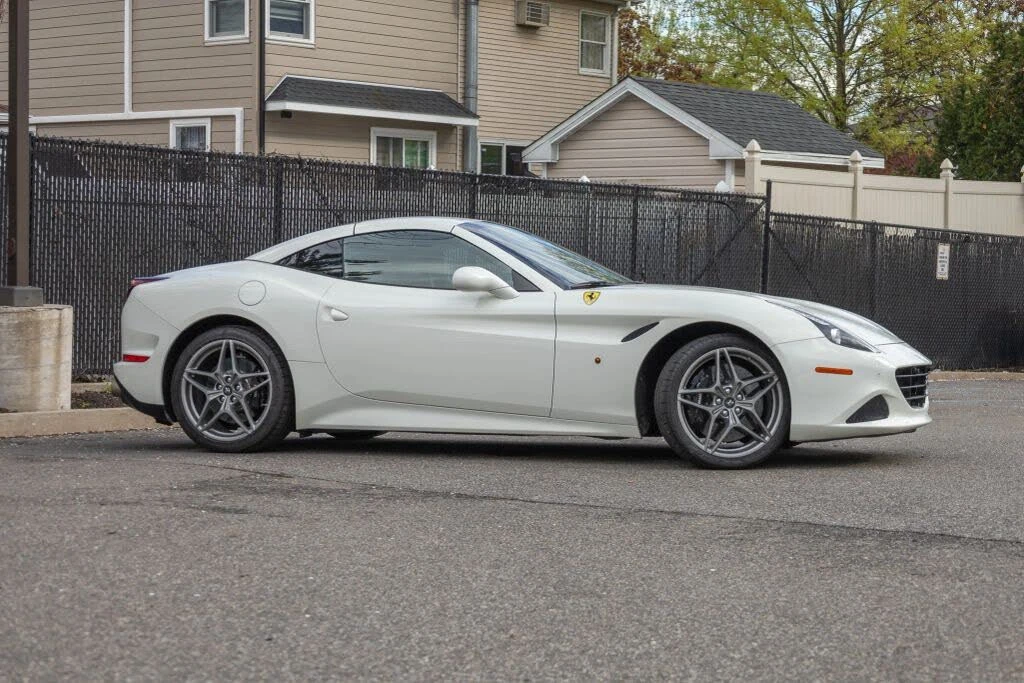 2016 Ferrari California T - Image 16 of 31