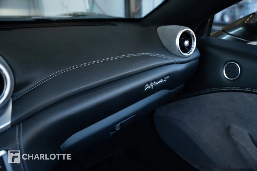 2016 Ferrari California T - Image 30 of 31