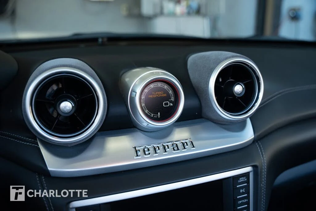 2016 Ferrari California T - Image 27 of 31