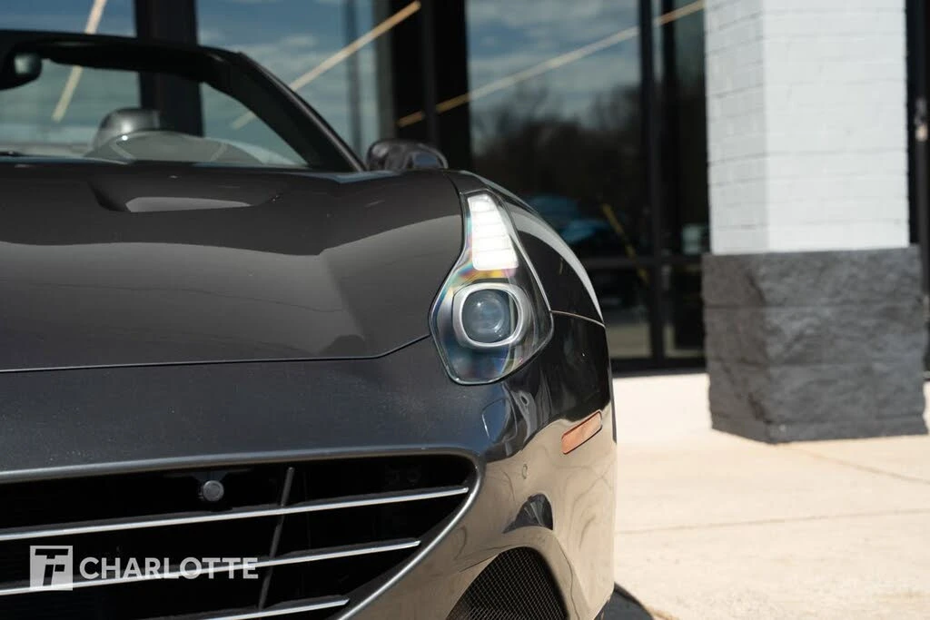 2016 Ferrari California T - Image 7 of 31
