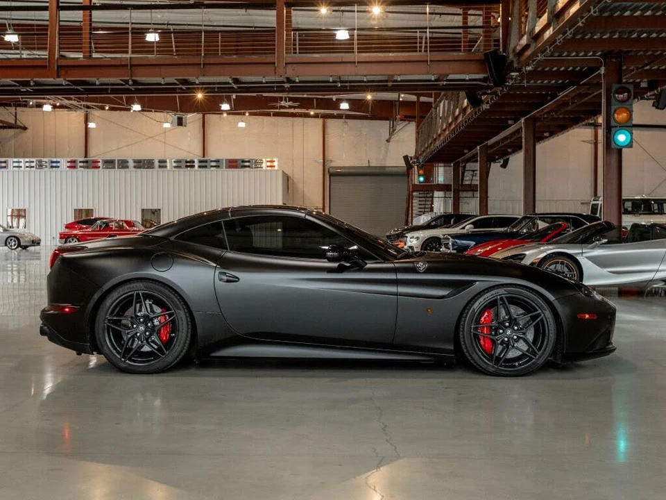 2016 Ferrari California T - Image 3 of 31