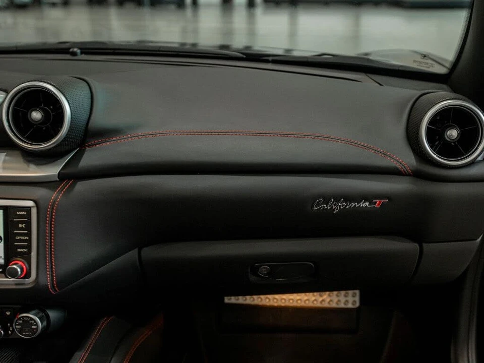 2016 Ferrari California T - Image 24 of 31