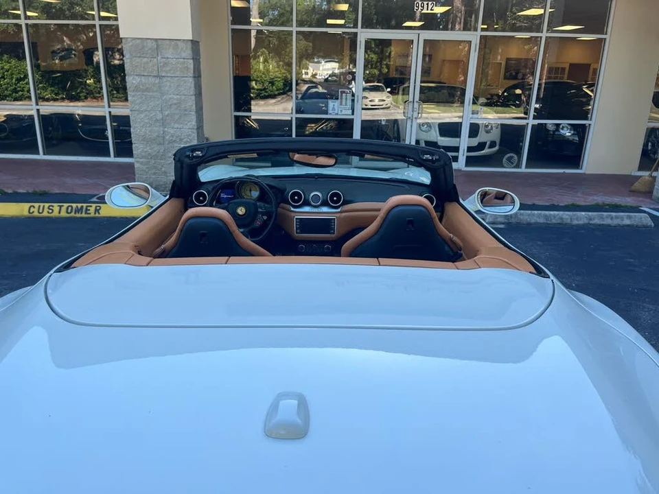 2016 Ferrari California T - Image 7 of 31