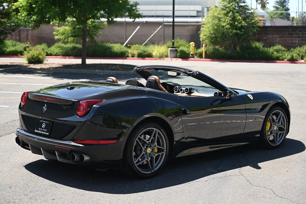 2016 Ferrari California T - Image 11 of 31