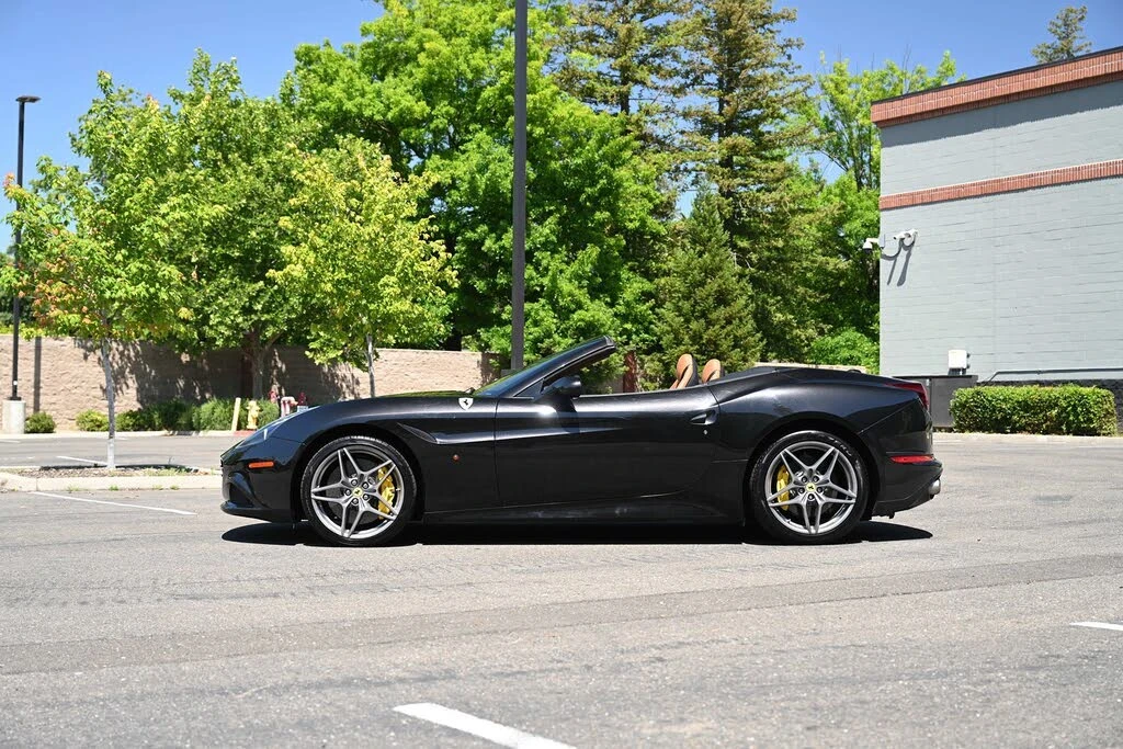 2016 Ferrari California T - Image 8 of 31