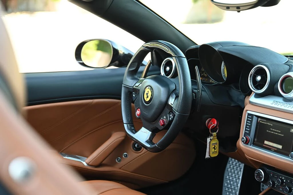 2016 Ferrari California T - Image 24 of 31