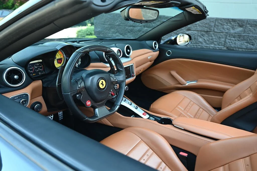 2016 Ferrari California T - Image 25 of 31