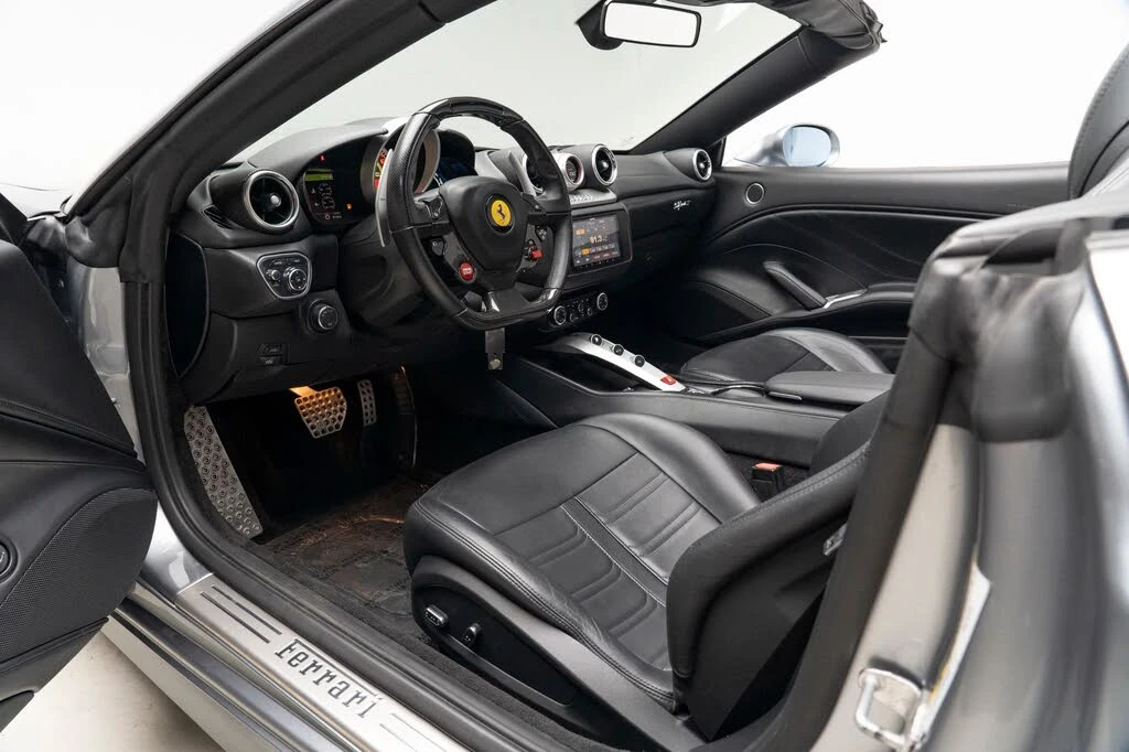 2016 Ferrari California T - Image 14 of 31