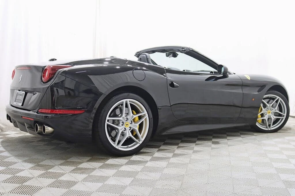 2016 Ferrari California T - Image 9 of 31
