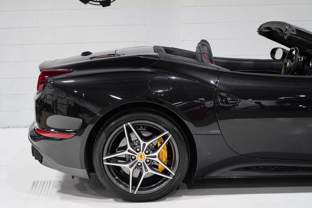 2016 Ferrari California T - Image 23 of 31