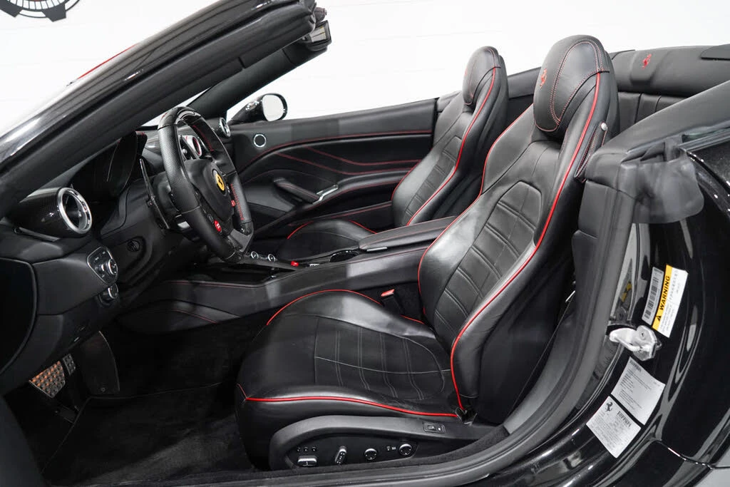 2016 Ferrari California T - Image 9 of 31