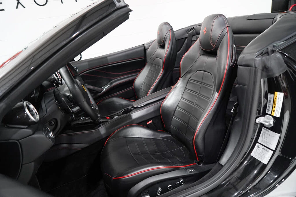 2016 Ferrari California T - Image 10 of 31