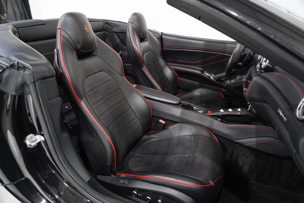 2016 Ferrari California T - Image 17 of 31