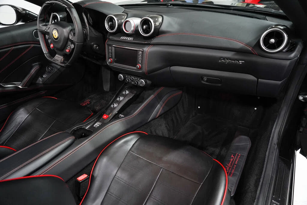 2016 Ferrari California T - Image 16 of 31