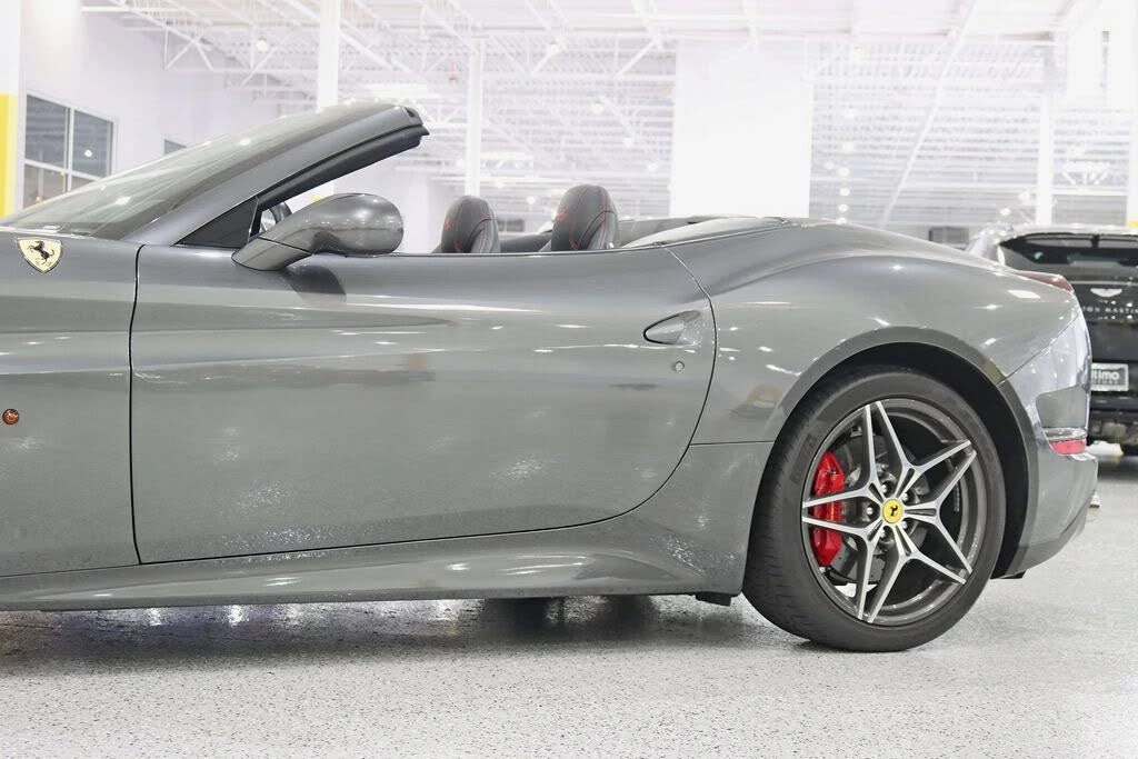 2016 Ferrari California T - Image 5 of 31