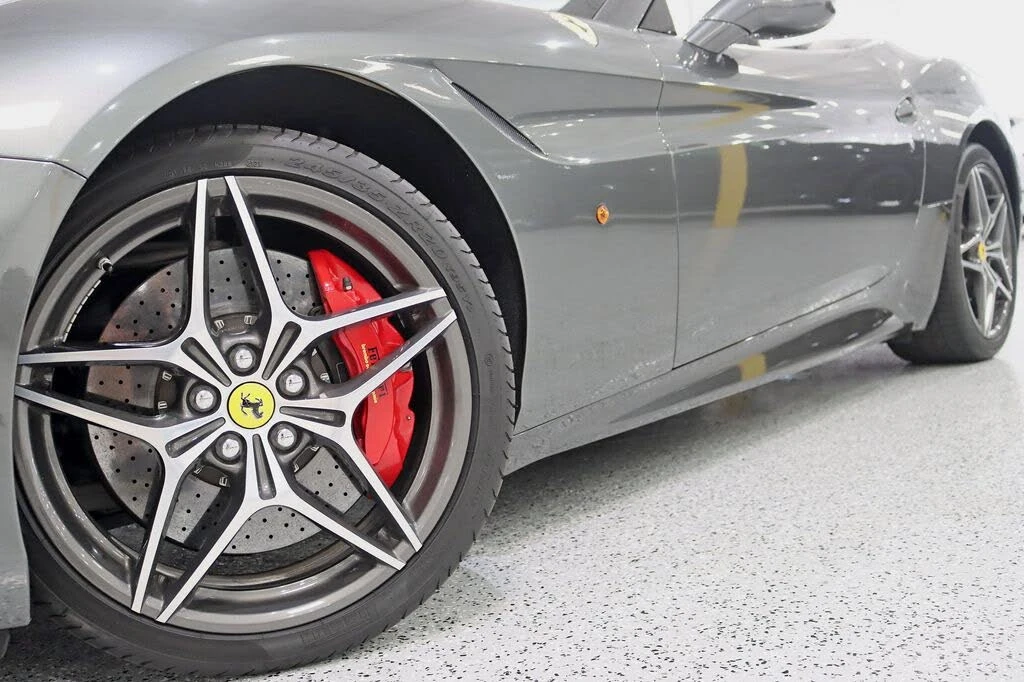 2016 Ferrari California T - Image 6 of 31