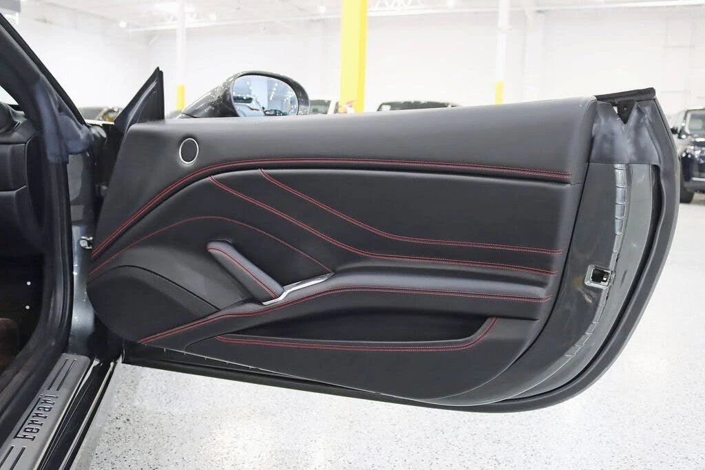 2016 Ferrari California T - Image 31 of 31