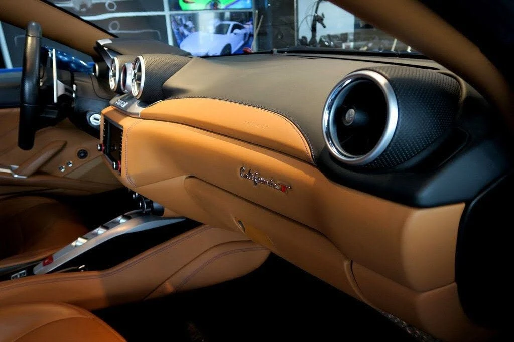 2016 Ferrari California T - Image 30 of 31