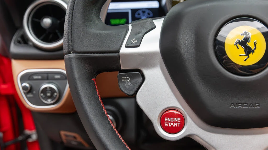 2016 Ferrari California T - Image 25 of 31