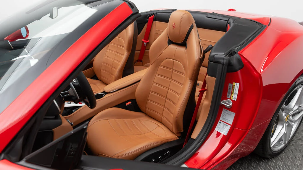 2016 Ferrari California T - Image 18 of 31