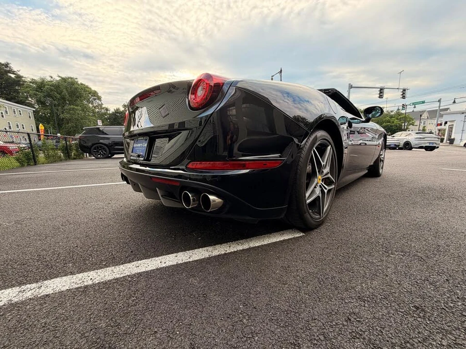 2016 Ferrari California T - Image 26 of 31