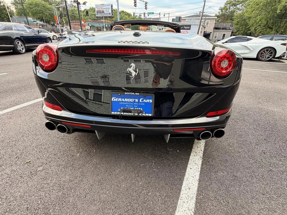2016 Ferrari California T - Image 9 of 31
