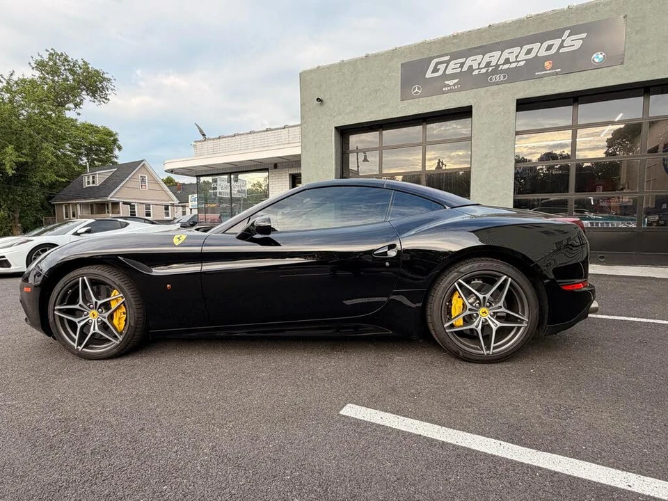 2016 Ferrari California T - Image 13 of 31
