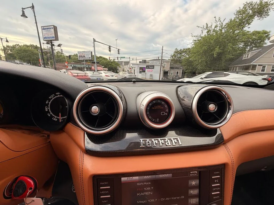 2016 Ferrari California T - Image 31 of 31