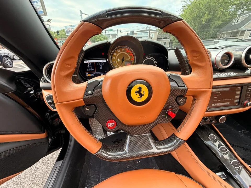 2016 Ferrari California T - Image 30 of 31