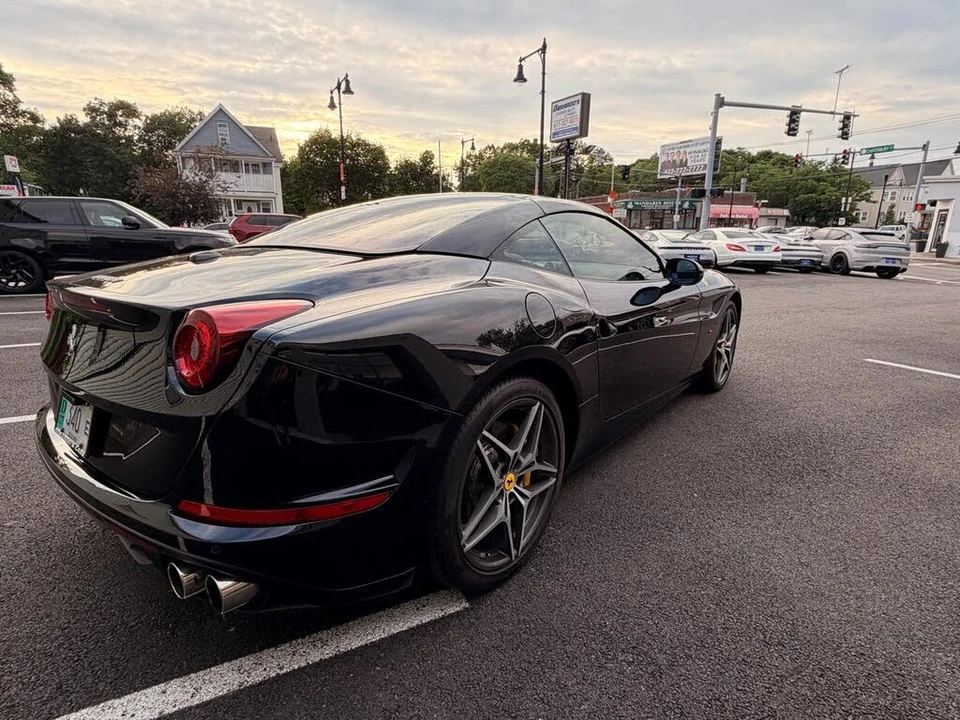 2016 Ferrari California T - Image 15 of 31